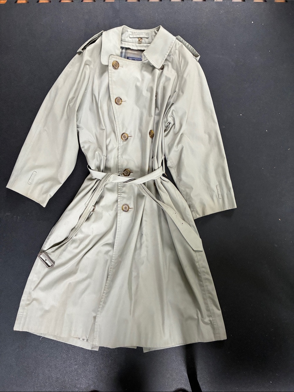 Vintage Burberry Light Beige Double-Breasted Trench Coat